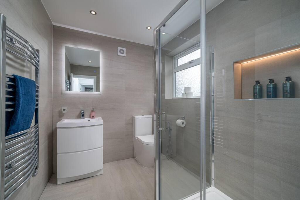Appartement Lux 3Bed Near Wembley With Parking By Oceana Group - Sleeps 8 à Harrow Extérieur photo
