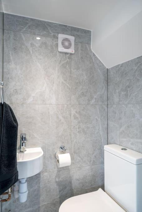 Appartement Lux 3Bed Near Wembley With Parking By Oceana Group - Sleeps 8 à Harrow Extérieur photo